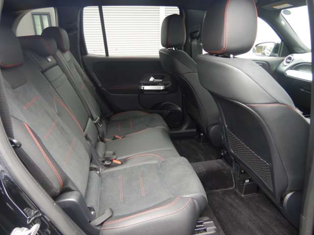 MERCEDES BENZ GLB