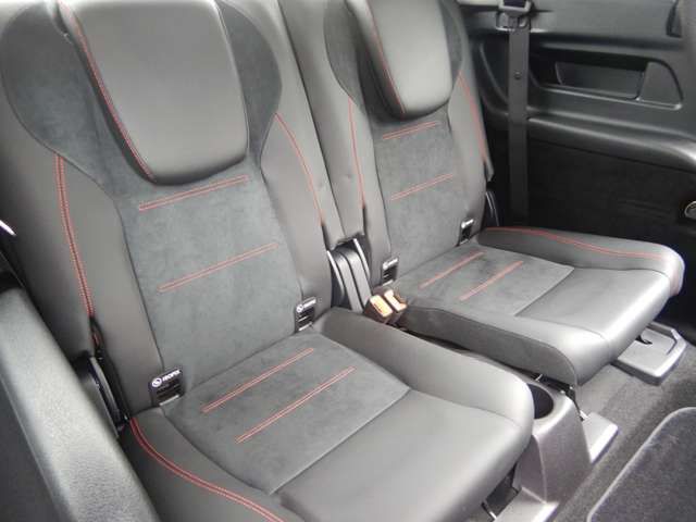 MERCEDES BENZ GLB