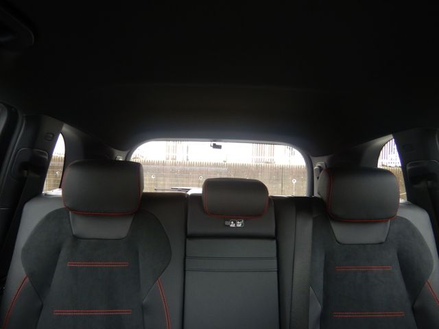 MERCEDES BENZ GLB