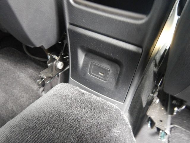 MERCEDES BENZ GLB