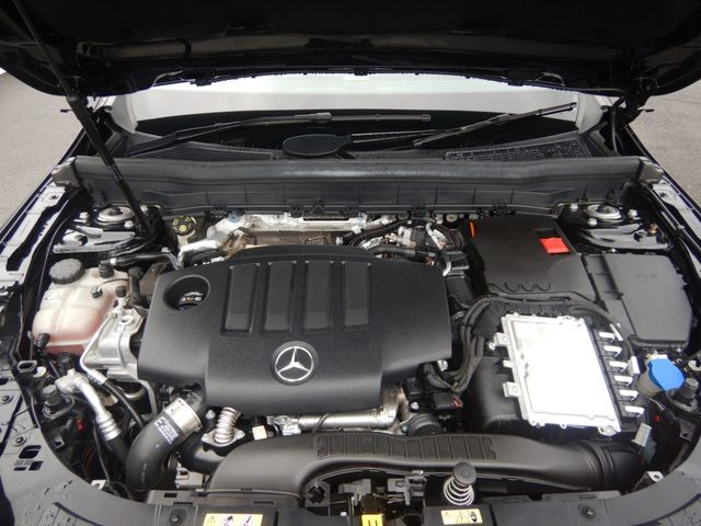 MERCEDES BENZ GLB