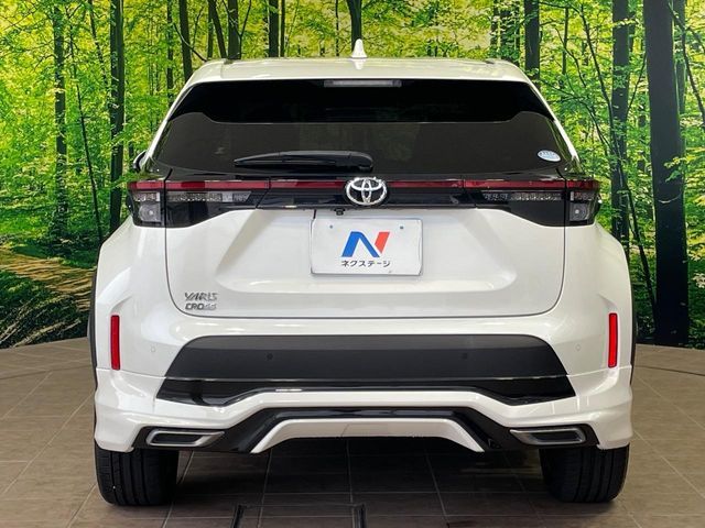 YARIS CROSS