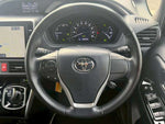 VOXY HYBRID
