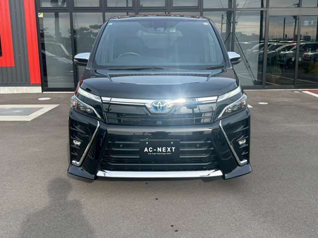 VOXY HYBRID