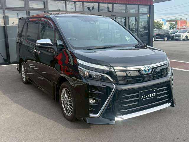 VOXY HYBRID