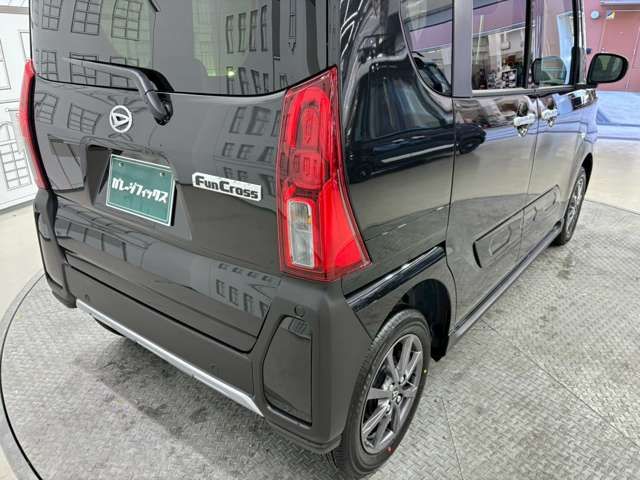 TANTO FAN CROSS 4WD