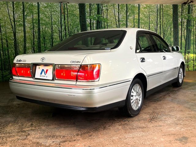 CROWN sedan