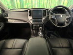 CROWN sedan hybrid