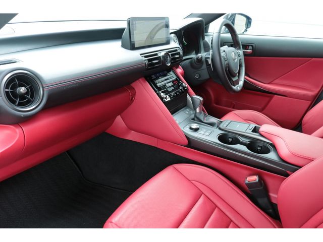 LEXUS IS300h