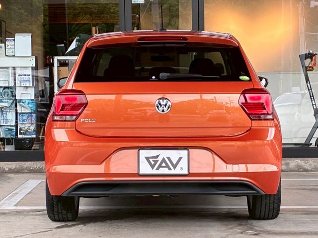 VOLKSWAGEN POLO