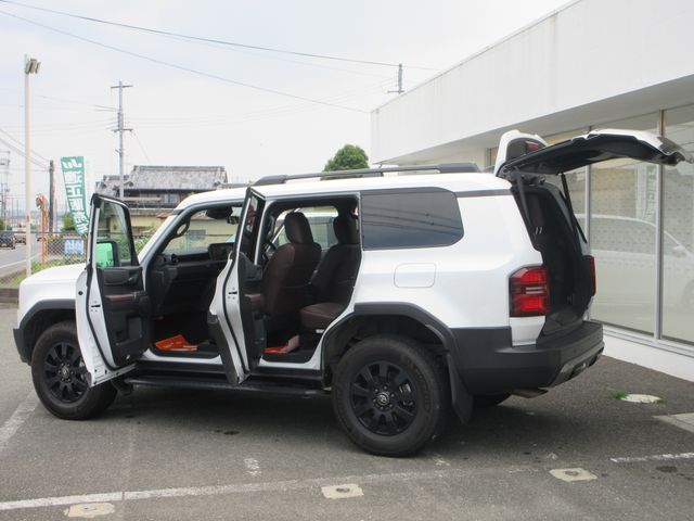 LANDCRUISER 250