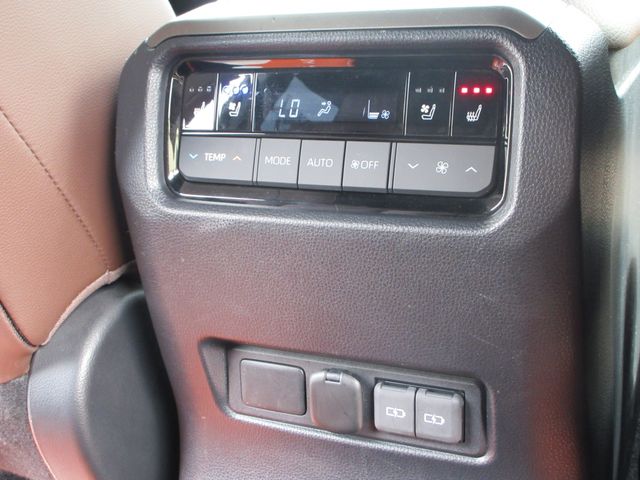 LANDCRUISER 250