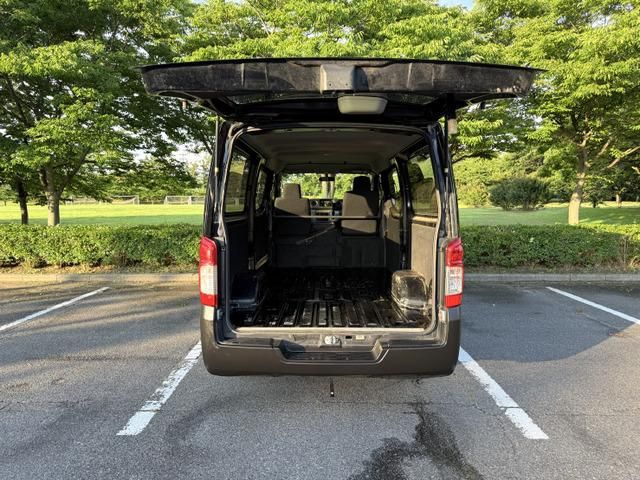 NV350 CARAVAN 4WD