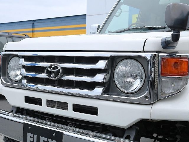LANDCRUISER van