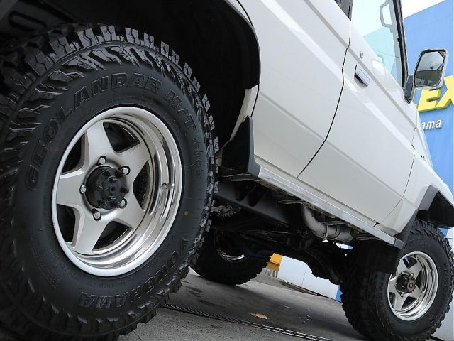 LANDCRUISER van