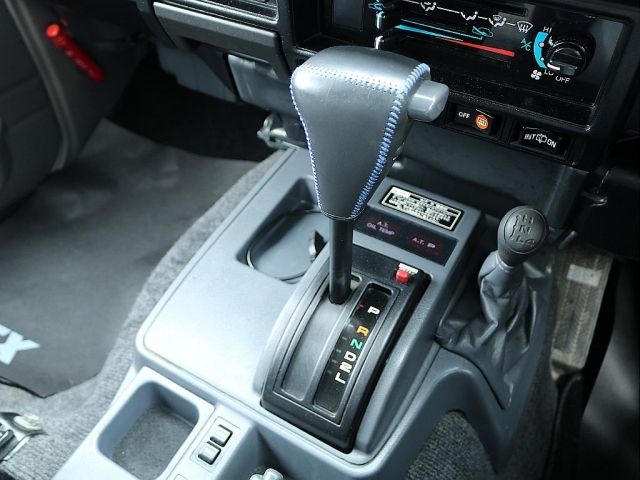 LANDCRUISER van