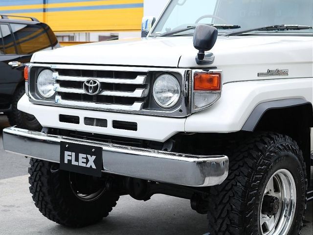 LANDCRUISER van