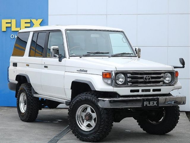 LANDCRUISER van
