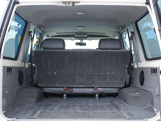 LANDCRUISER van