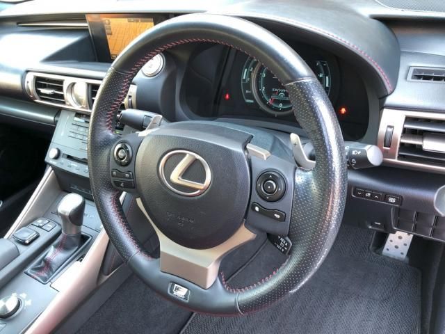 LEXUS IS200t