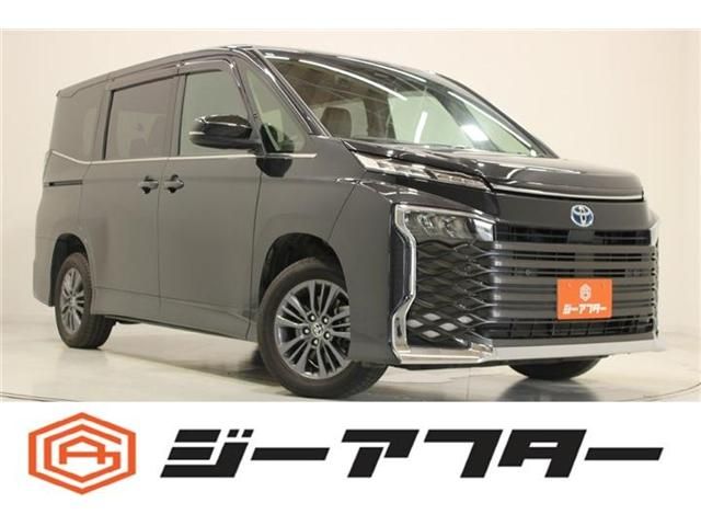 VOXY HYBRID 4WD
