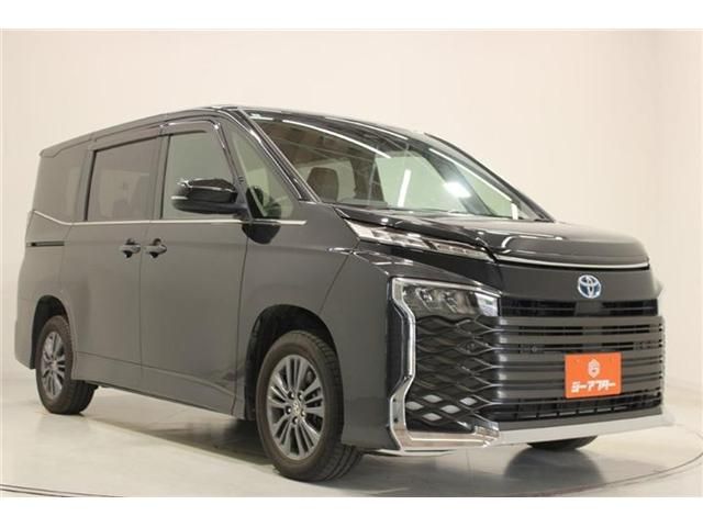 VOXY HYBRID 4WD