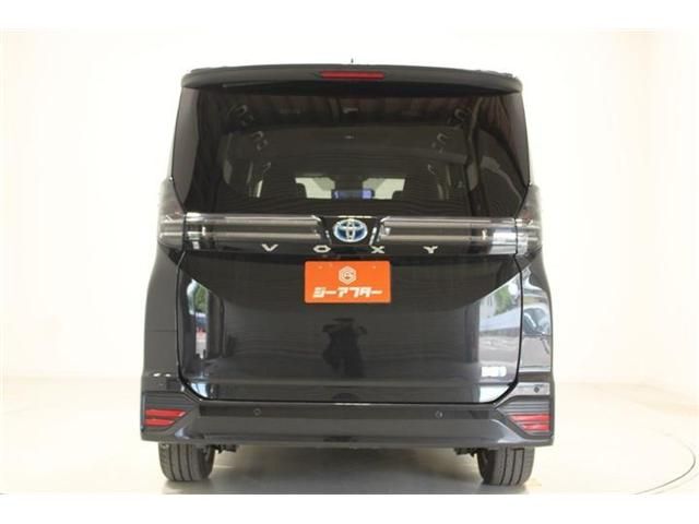 VOXY HYBRID 4WD