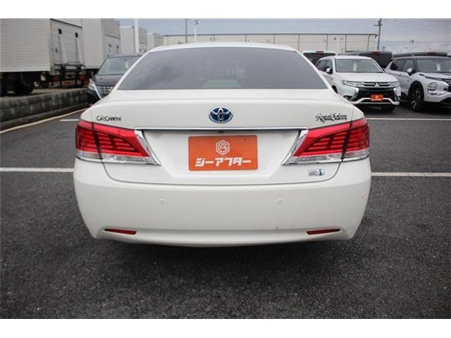 CROWN sedan hybrid