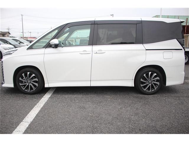 VOXY HYBRID