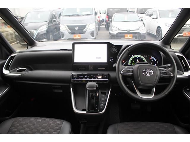 VOXY HYBRID