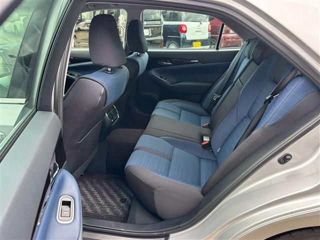 CROWN sedan