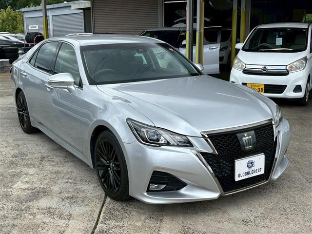 CROWN sedan
