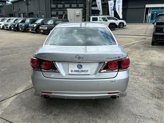 CROWN sedan
