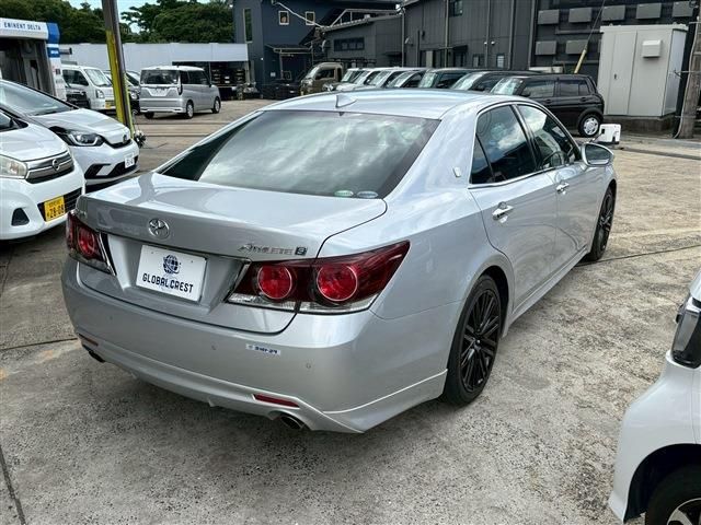 CROWN sedan