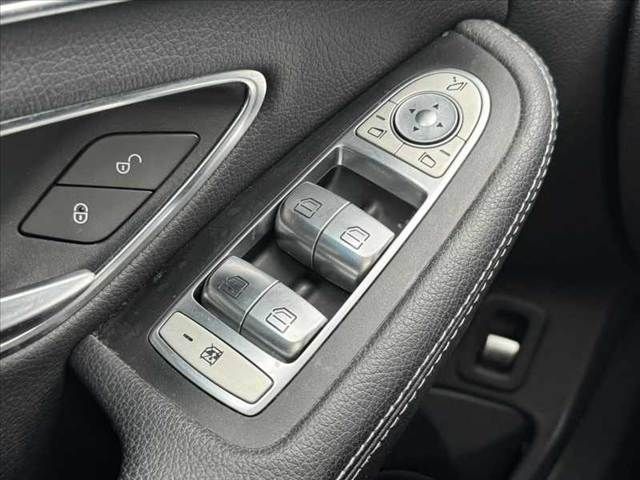 MERCEDES BENZ C class sedan