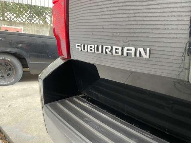 CHEVROLET SUBURBAN