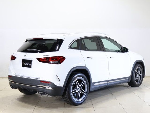 MERCEDES BENZ GLA class