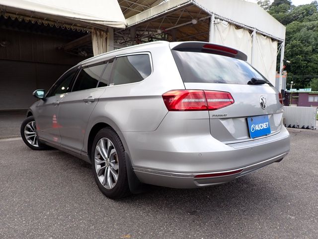 VOLKSWAGEN PASSAT VARIANT