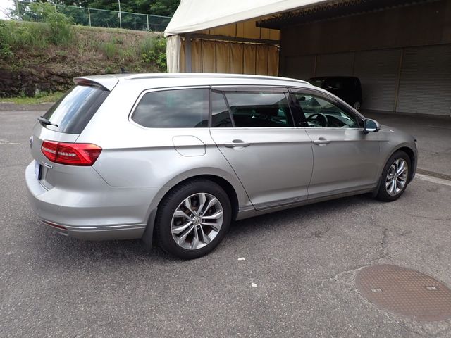 VOLKSWAGEN PASSAT VARIANT