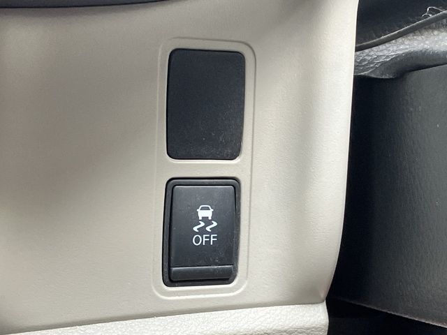 SERENA  S-HYBRID 4WD