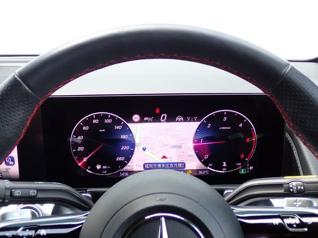 MERCEDES BENZ GLB