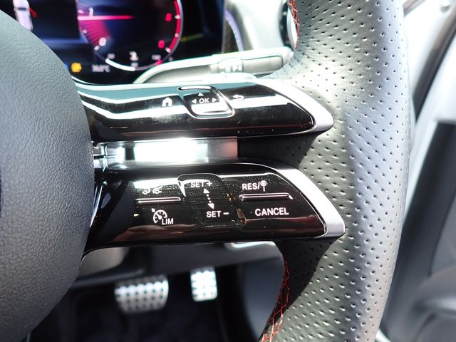 MERCEDES BENZ GLB