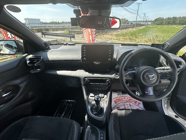 GR YARIS