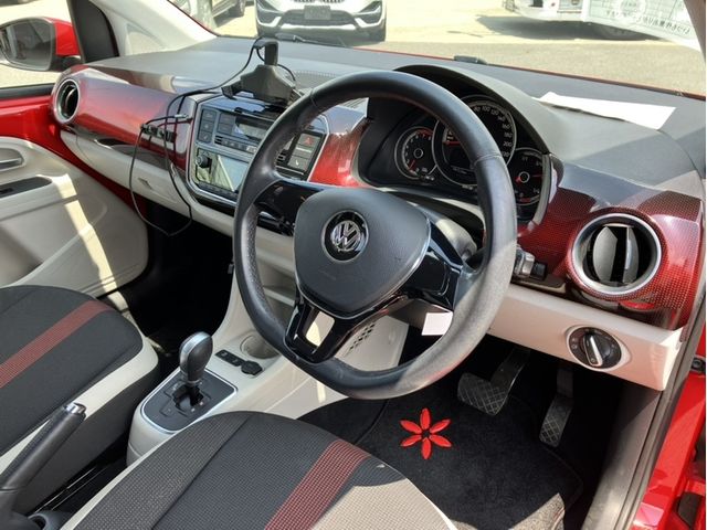 VOLKSWAGEN up!