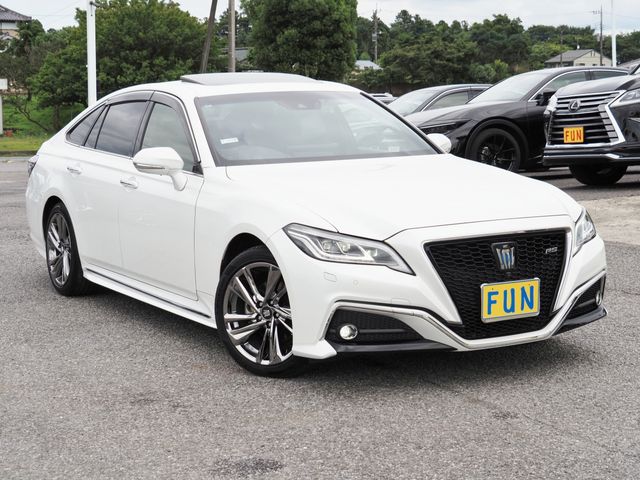CROWN sedan hybrid 4WD