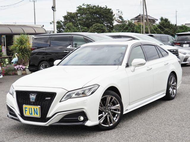 CROWN sedan hybrid 4WD