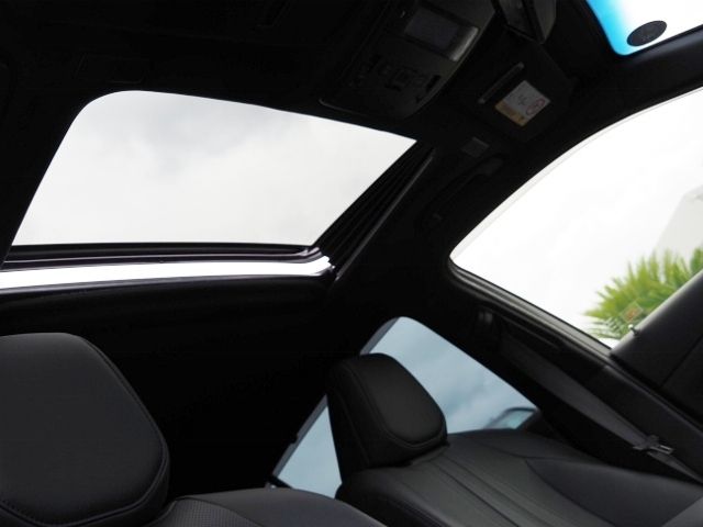 CROWN sedan hybrid 4WD