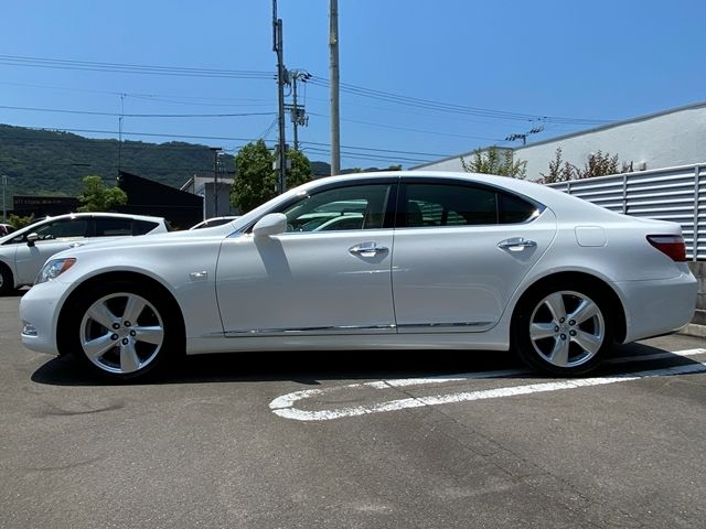 LEXUS LS460