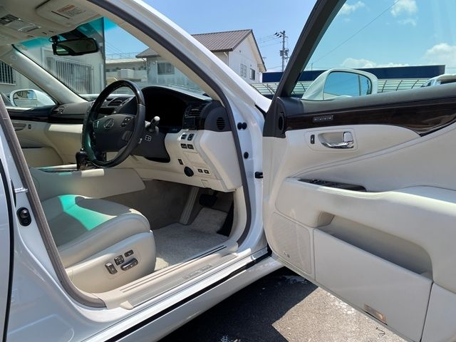 LEXUS LS460