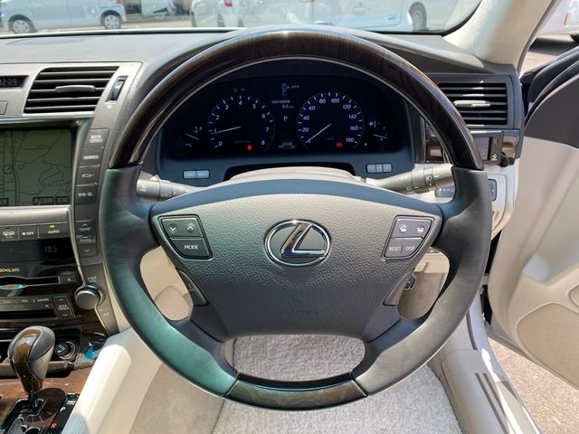 LEXUS LS460